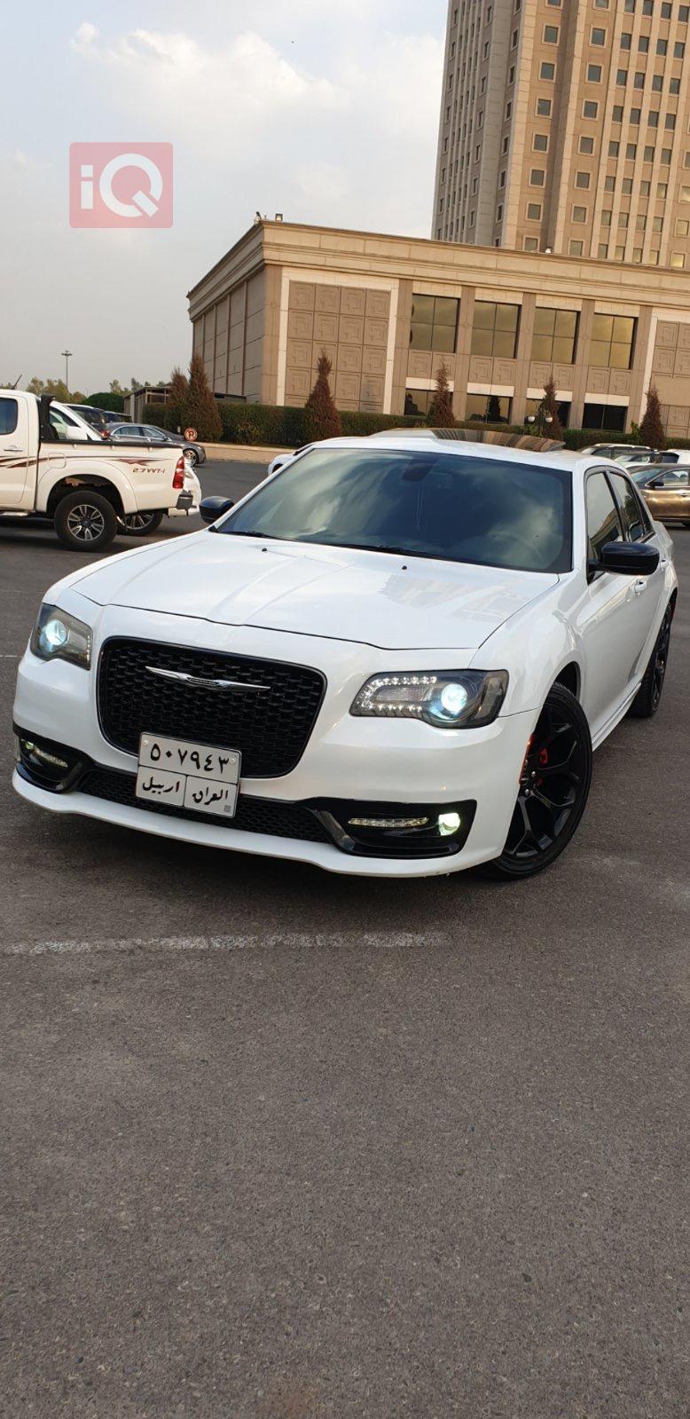 کرایسلەر 300